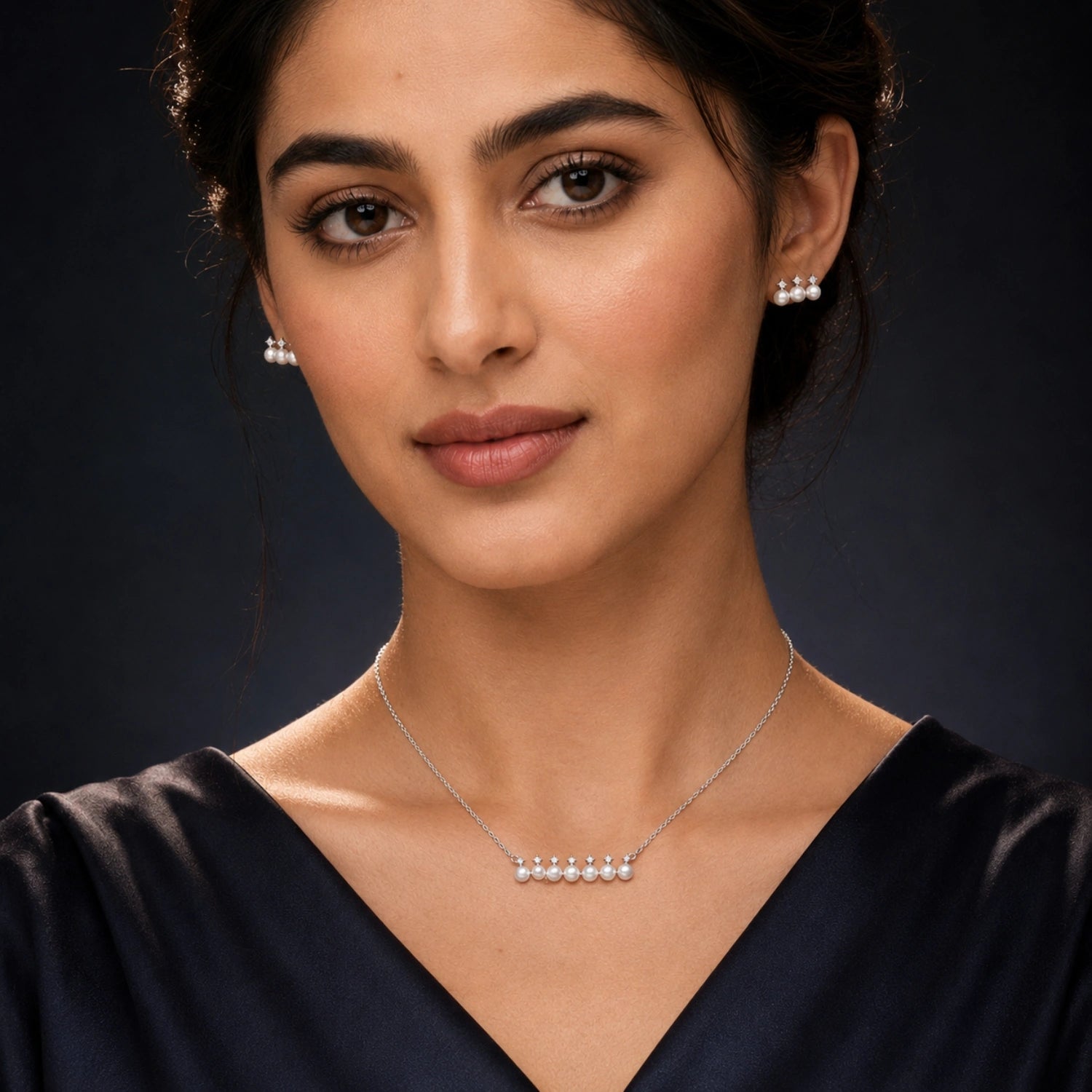 Alencia Royal Pearl Crown Set image 1