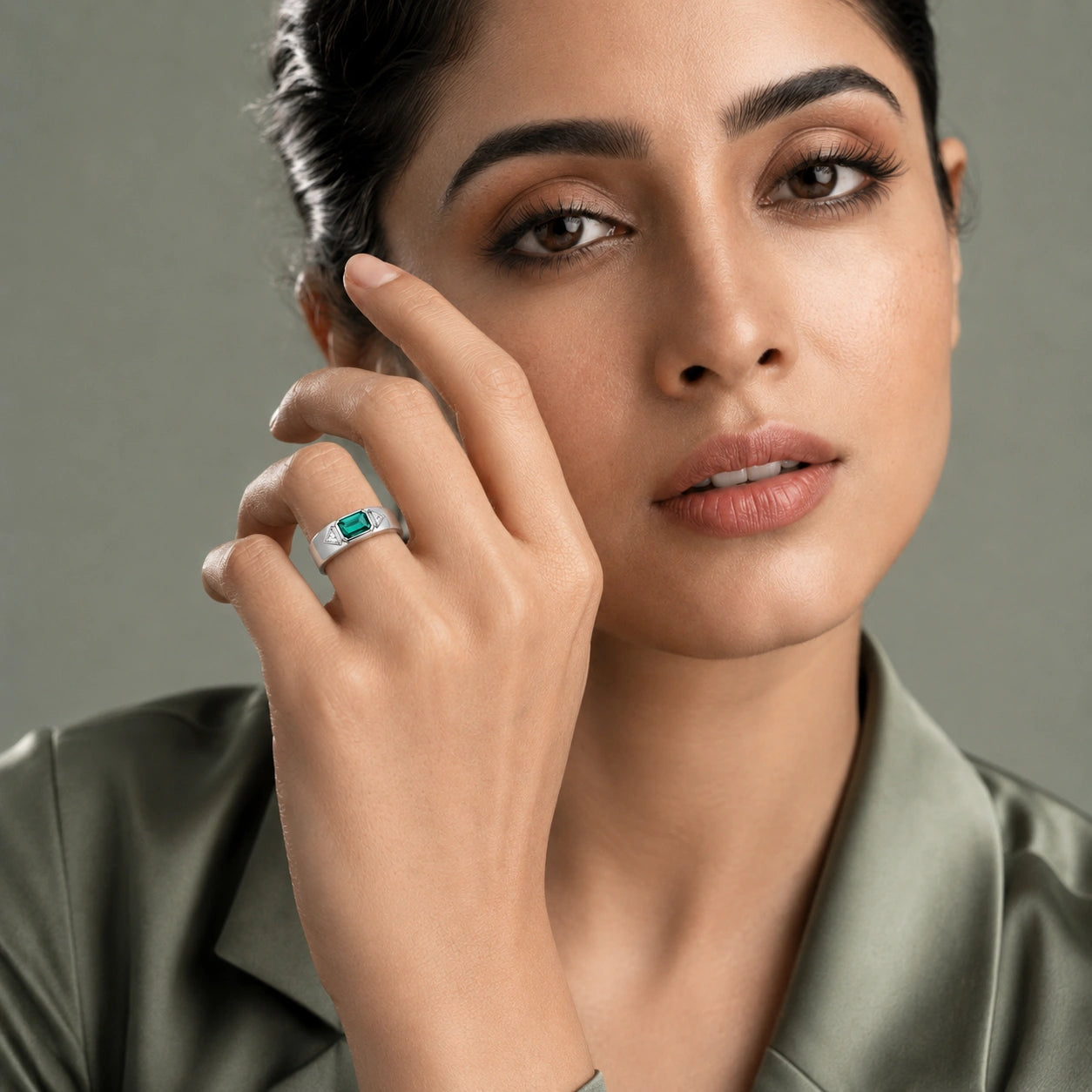 Tri-Stone Silver Statement Ring – Blue, Green &amp; Yellow Variants image 9