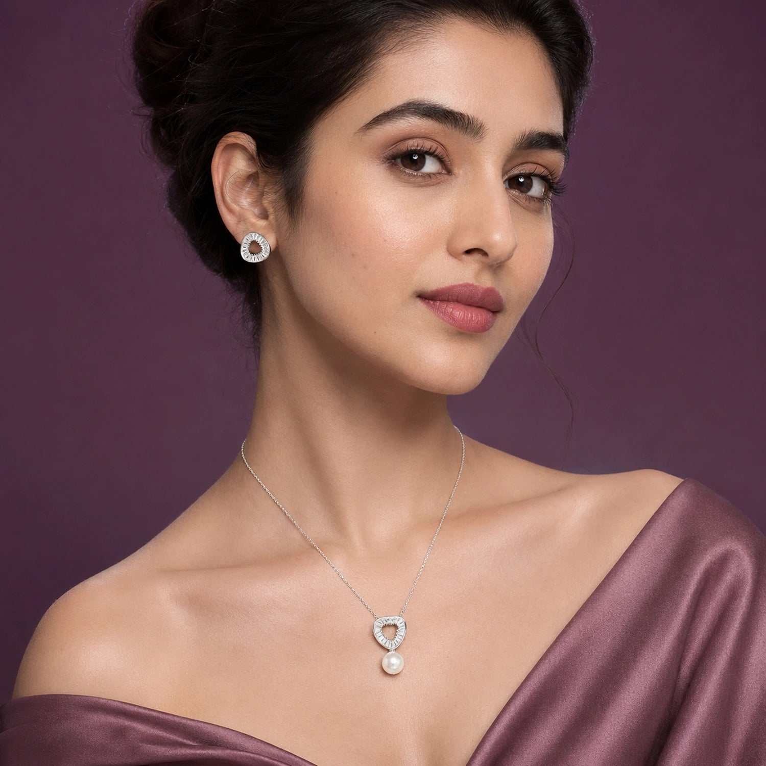 Lustrous Pearl &amp; Baguette Silver Set image 1
