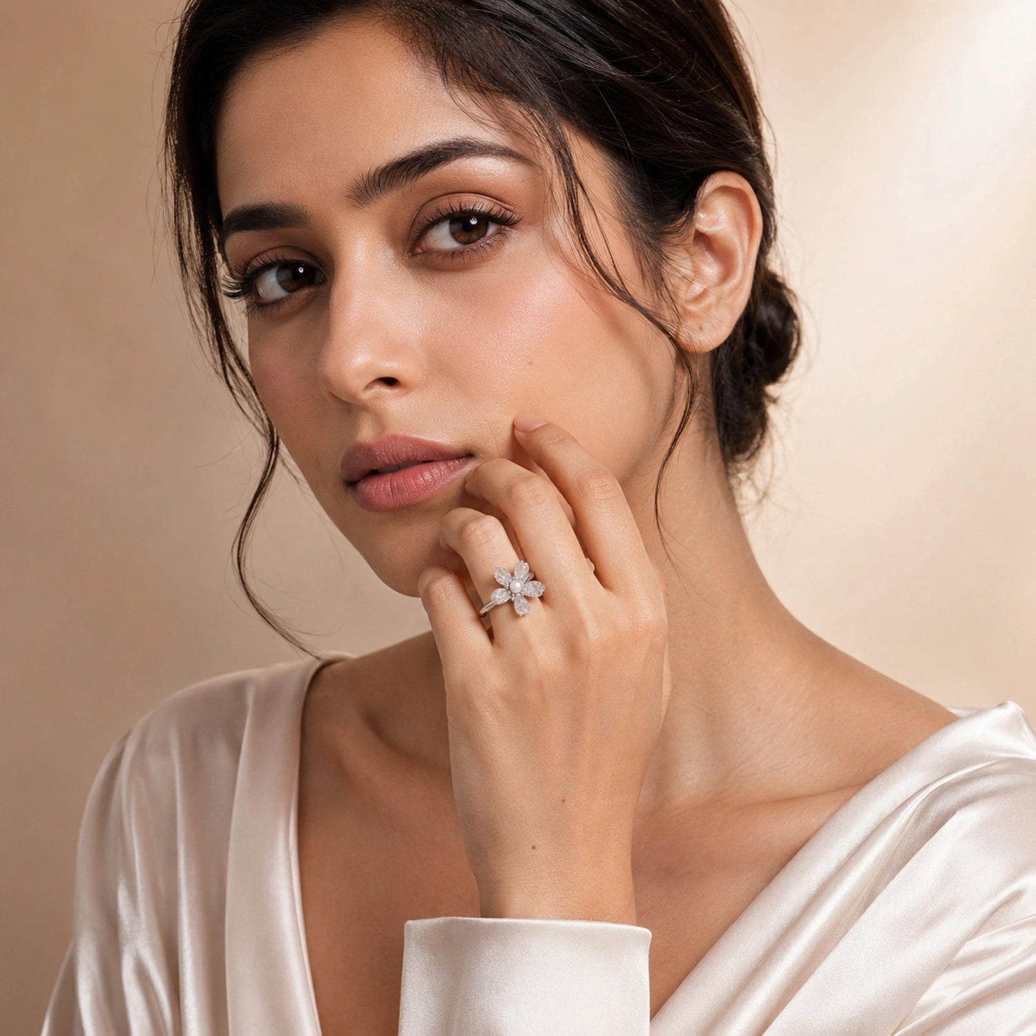 ALENCIA Frosted Floral Ring image 7