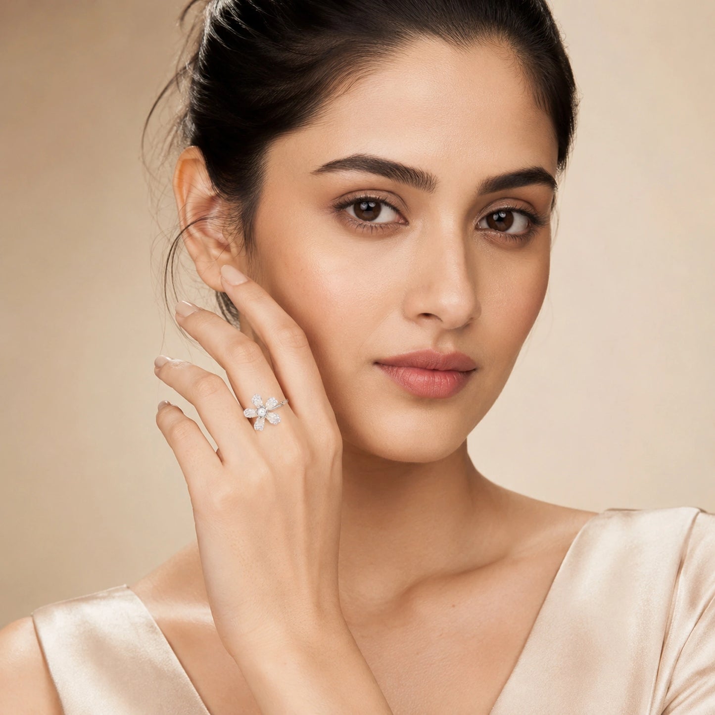 ALENCIA Frosted Floral Ring image 10
