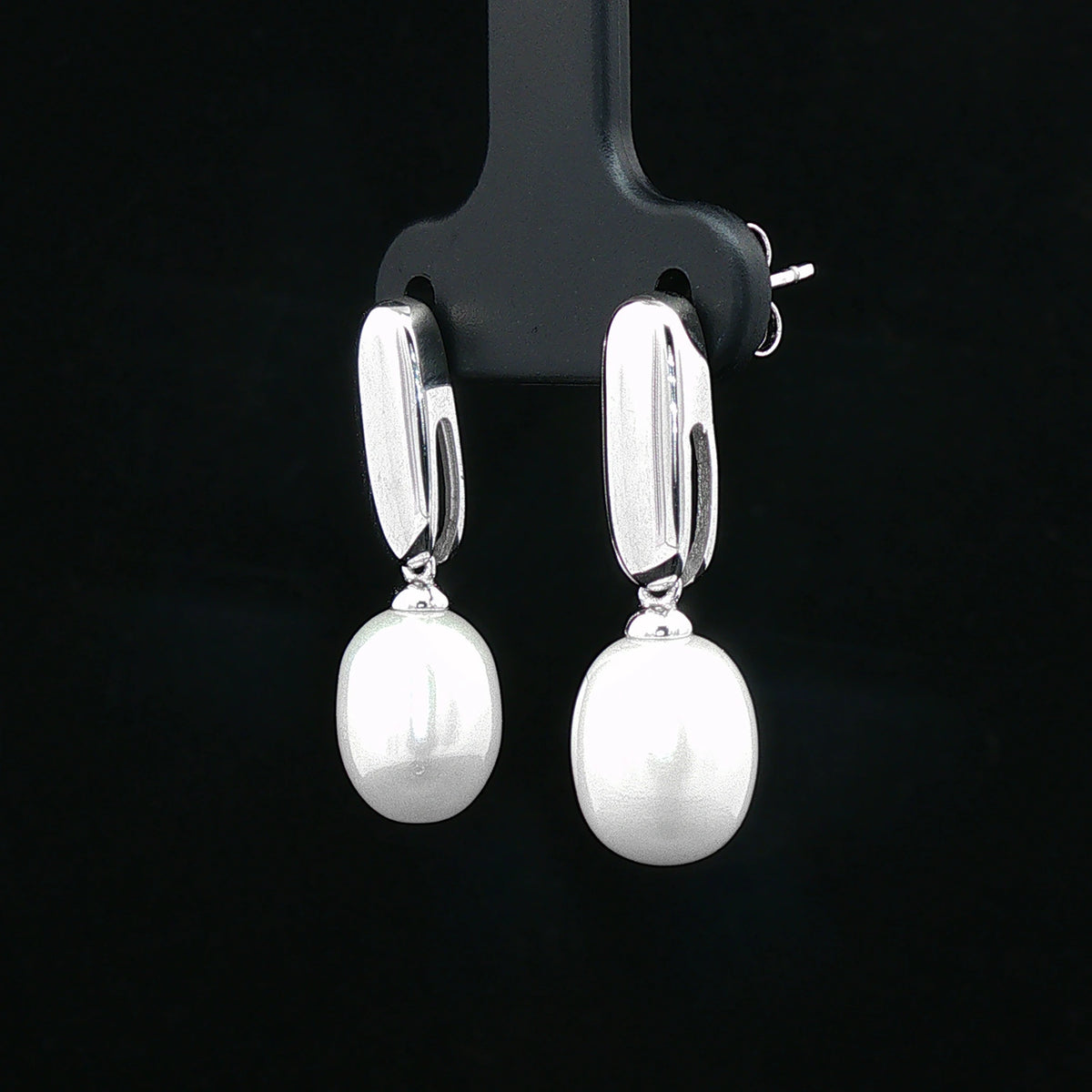Oval Pearl Drop Earrings