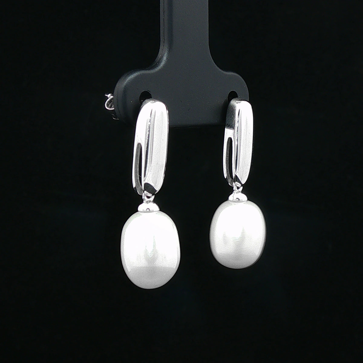 Oval Pearl Drop Earrings