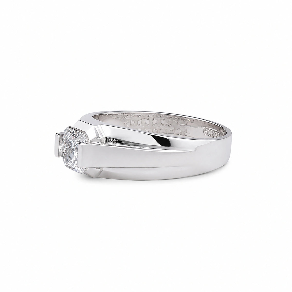 The Alencia Urban Bridge Solitaire Silver Ring