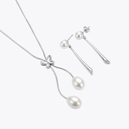 Mariposa Pearl Lariat Set