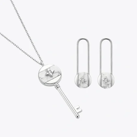 Lustrous Baguette Halo & Pearl Set