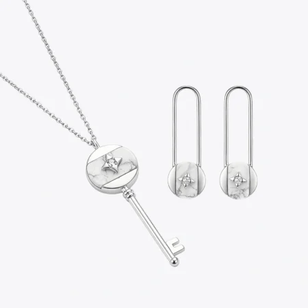 Lustrous Baguette Halo & Pearl Set